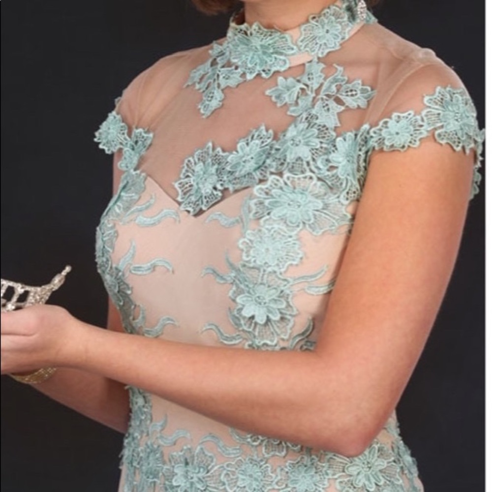 Green Nude Appliqué Floral Mesh Gown Pageant Prom